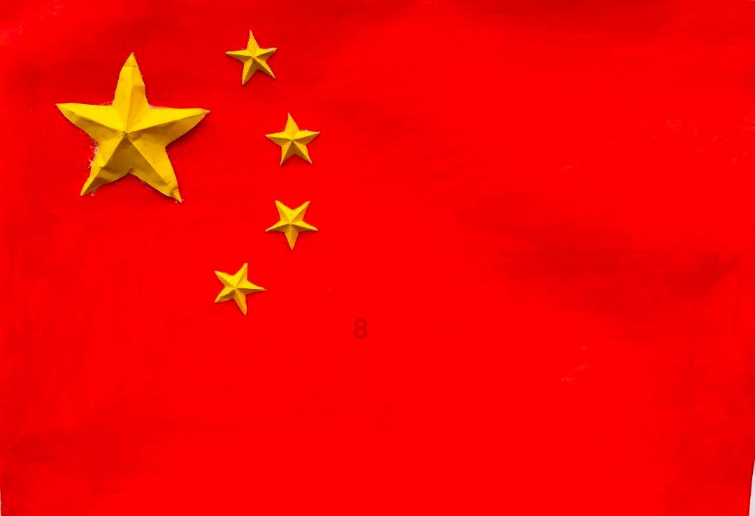 港星孙兴亲自支援甘肃灾区！穿军大衣请吃拉面，已无明星影子